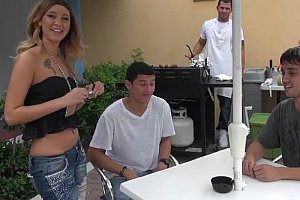 ∫izz在线